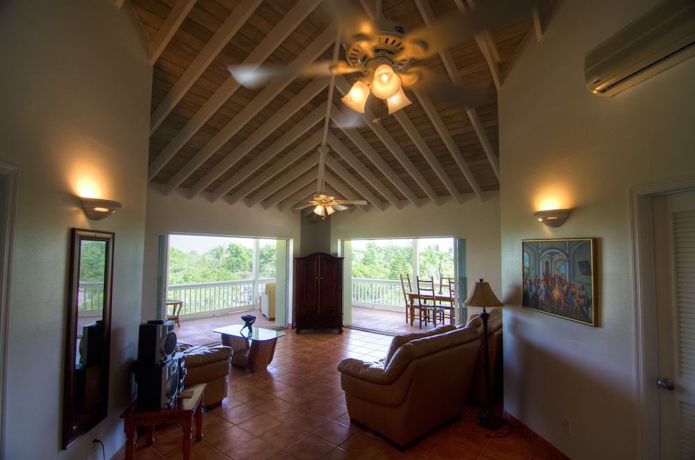 Deluxe Suite, 2 Bedrooms, Kitchen, Pool View photo 3
