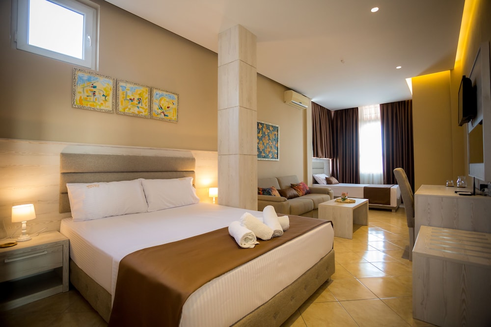 Room 304 photo 1