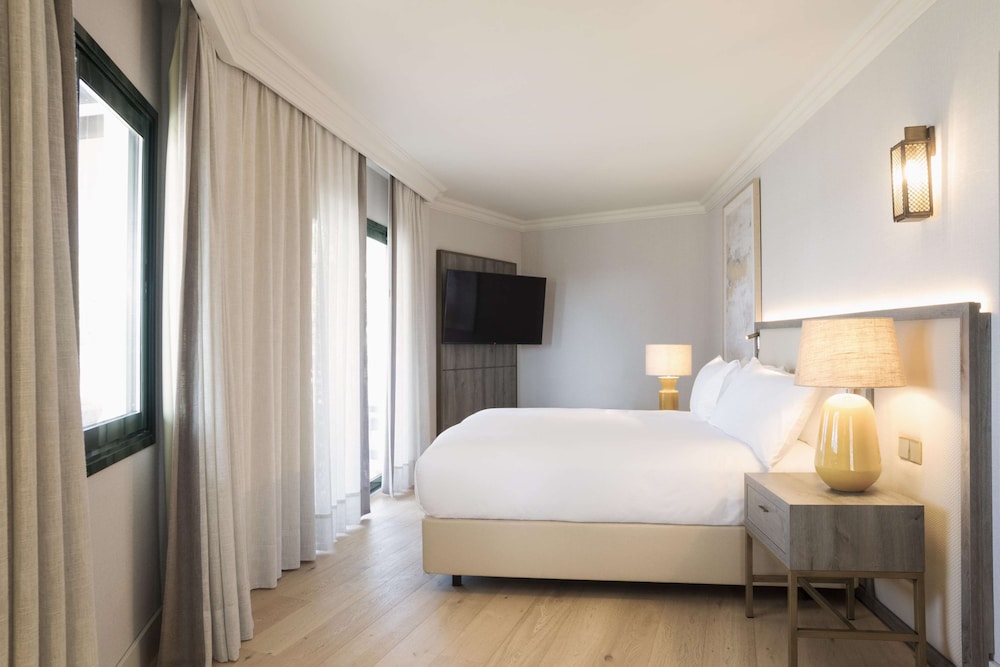 Suite (Master Galatzo)