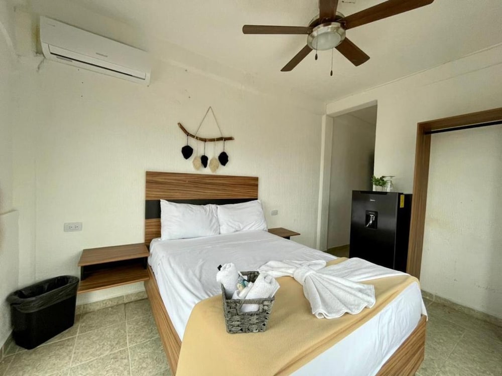 Panoramic Studio Suite, 1 Queen Bed