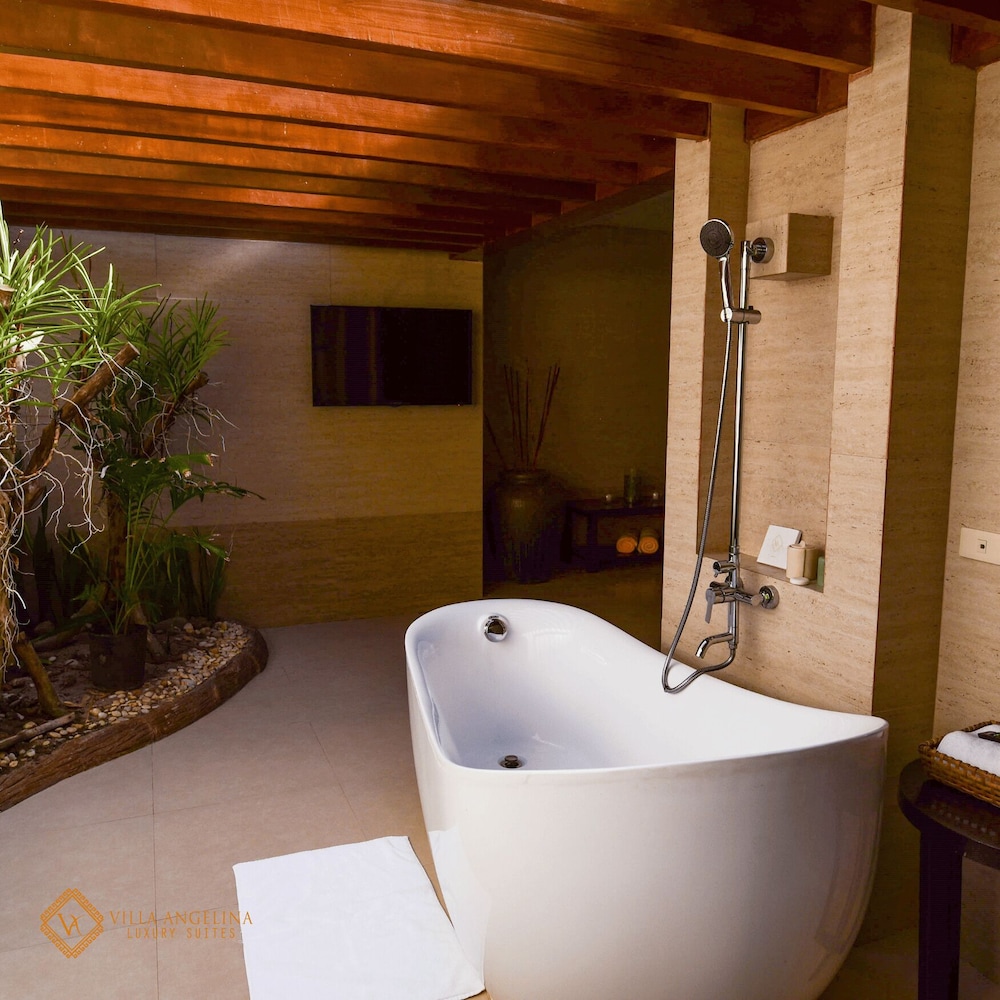 Presidential Villa photo 2