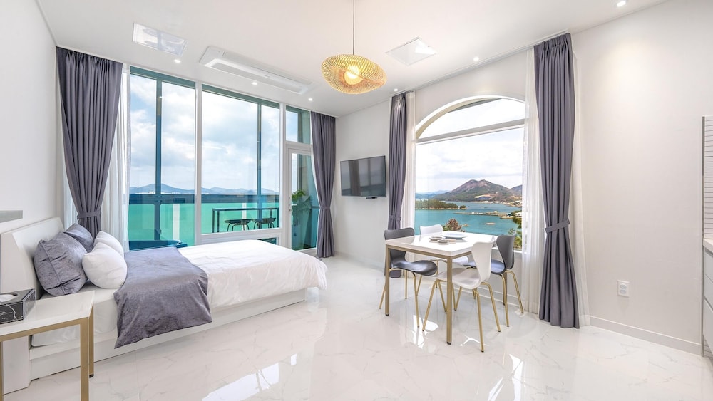 Basic Room, 1 Bedroom (2F oceanview terraceroom (201)) - Photo 1