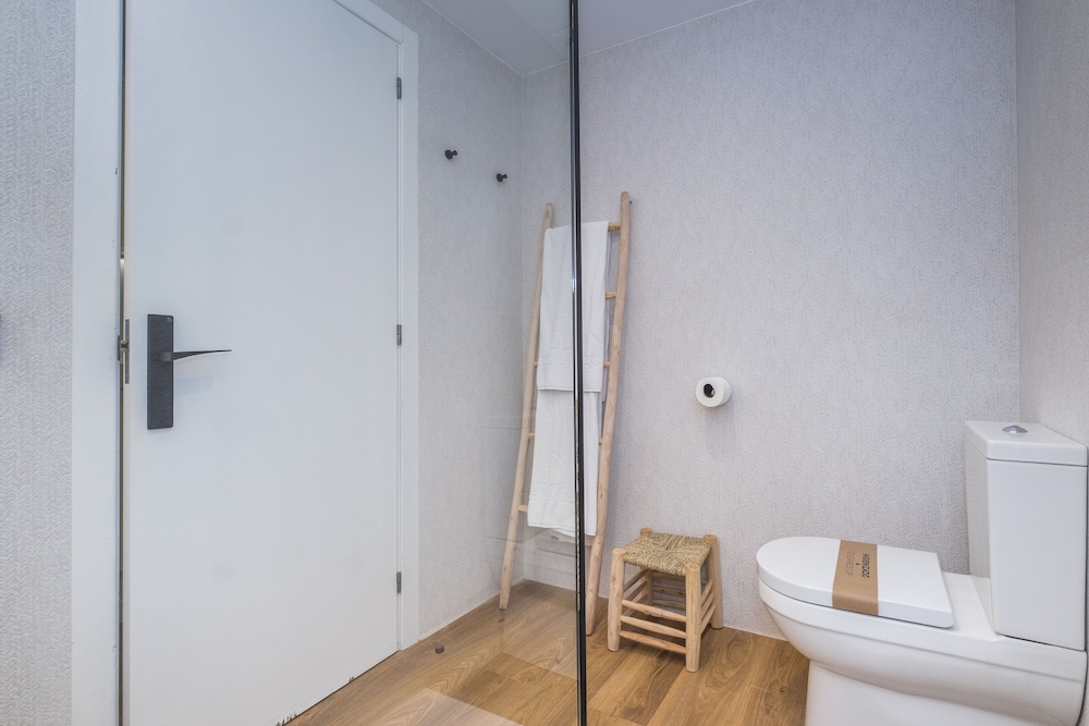 Suite, 2 Bedrooms, Balcony (3 adults) - Photo 10