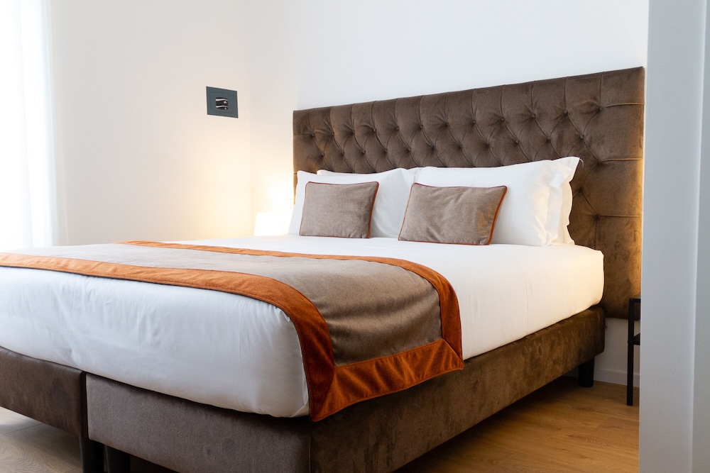 Deluxe Double or Twin Room, Balcony photo 2