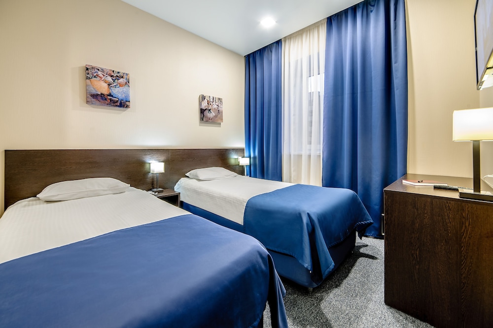 Family Triple Room, 2 Bedrooms photo 3