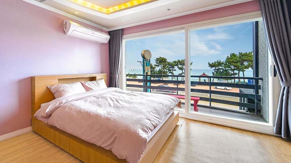 Basic Room, 1 Bedroom (Apple Mint 201 (Ocean View)) photo 3