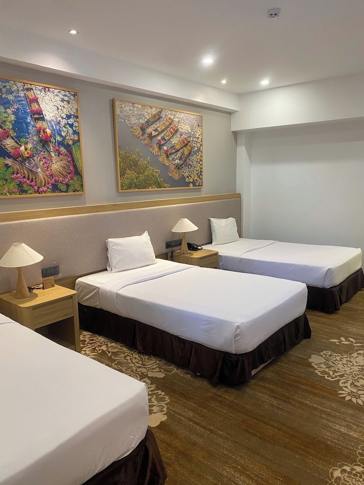 Premium Triple Room, City View photo 1