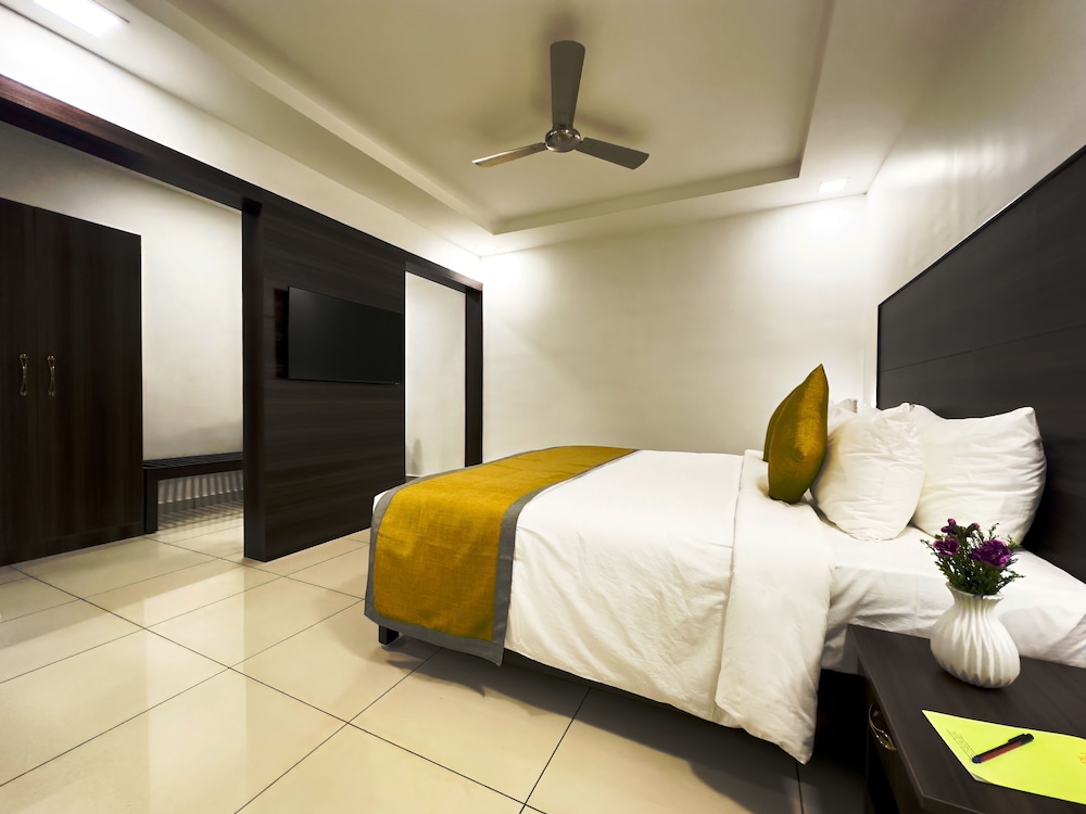 Deluxe Room - Photo 3