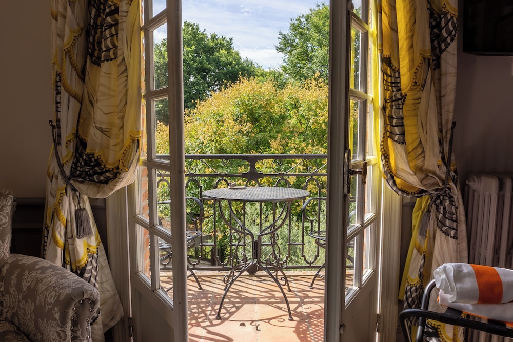 Romantic Double or Twin Room, 1 King Bed, Balcony, Pool View (Nathalina) photo 3
