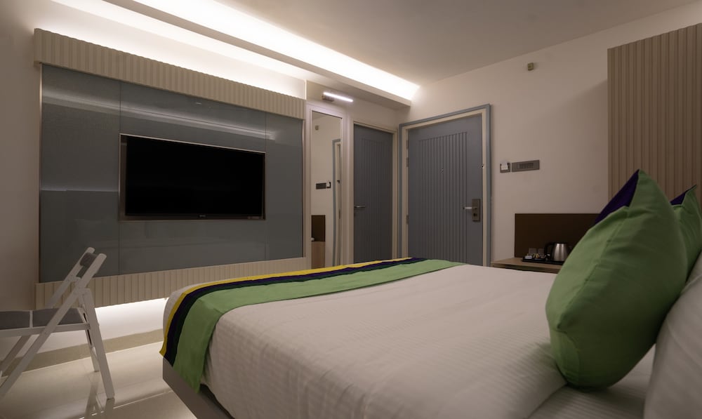 Standard Double Room, Non Smoking - Photo 6
