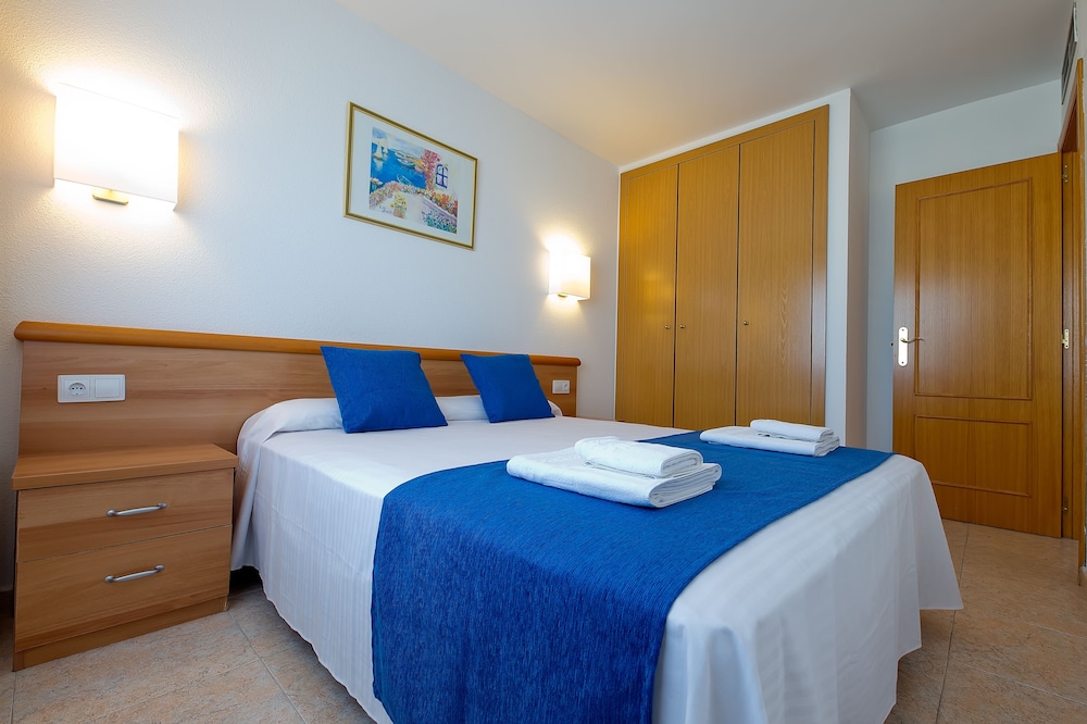 Family Apartment, 3 Bedrooms, Terrace, Pool View photo 3