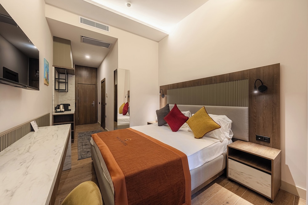 Standard Room, City View