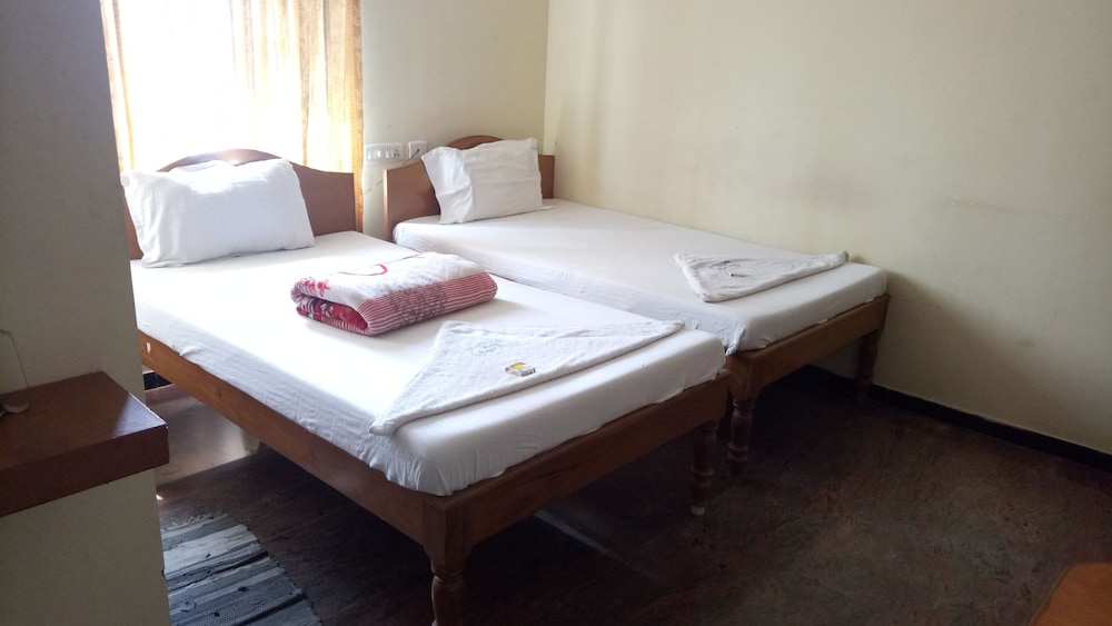 Deluxe Double Room (Non Ac)
