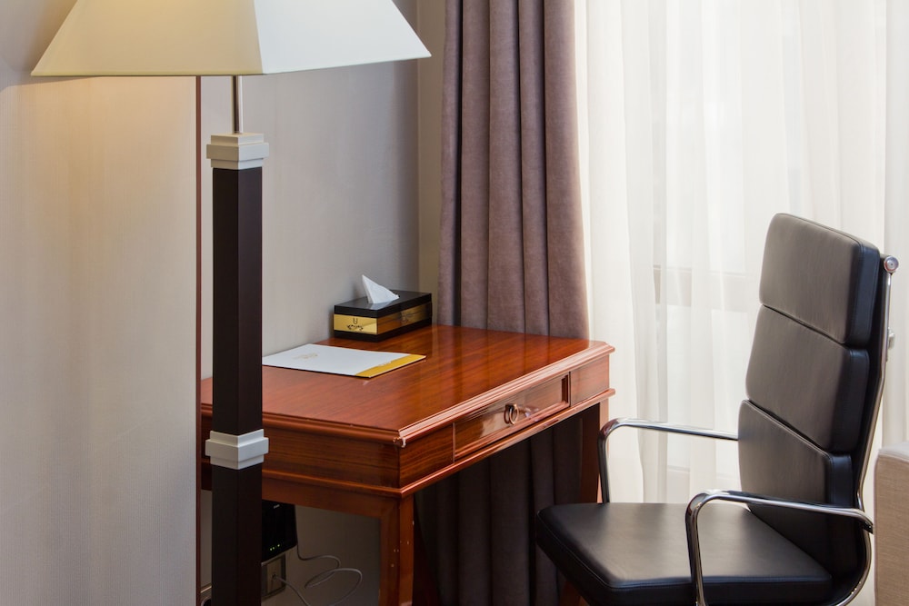 Superior Double Room, City View photo 3