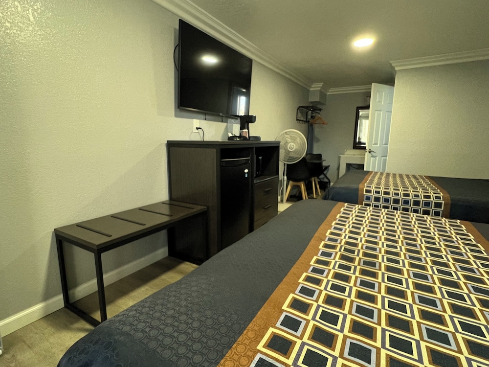 Two Queen Beds - Second Floor - Photo 1