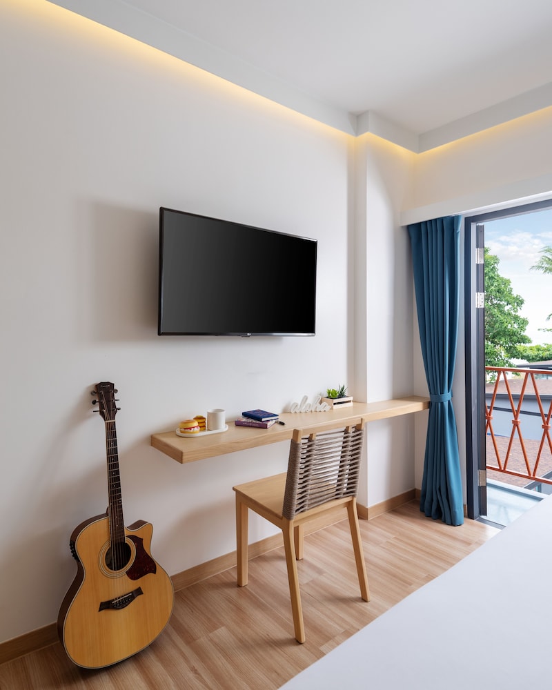 Deluxe Twin Room, 2 Twin Beds, Ocean View (or Double Room with Ocean View) - Photo 2