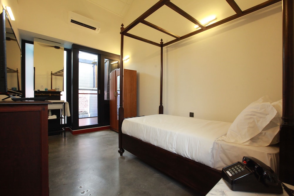 Basic Single Room, 1 Twin Bed, Balcony photo 1