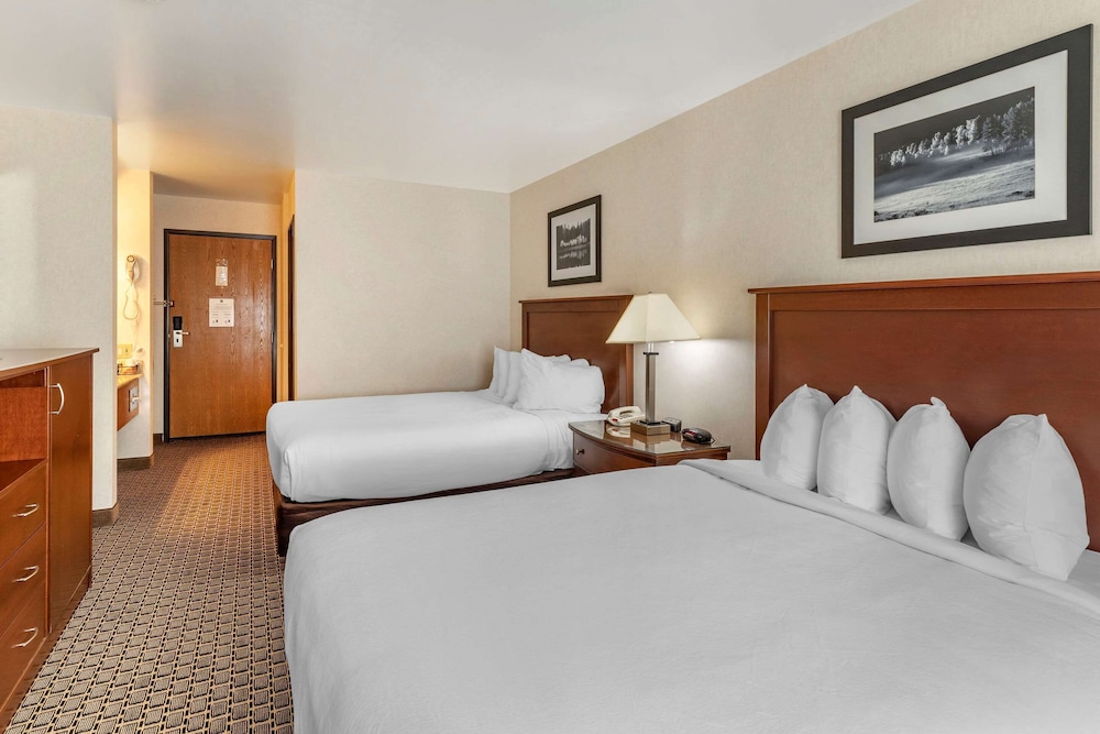 Standard Room, 2 Queen Beds - Photo 2