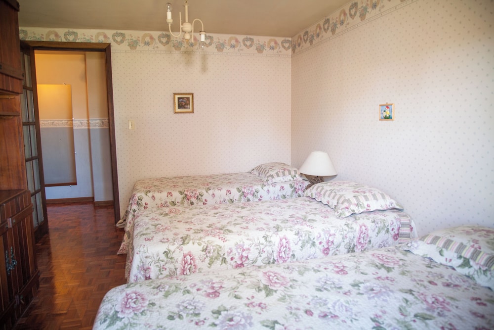 Traditional House, Lake View photo 1