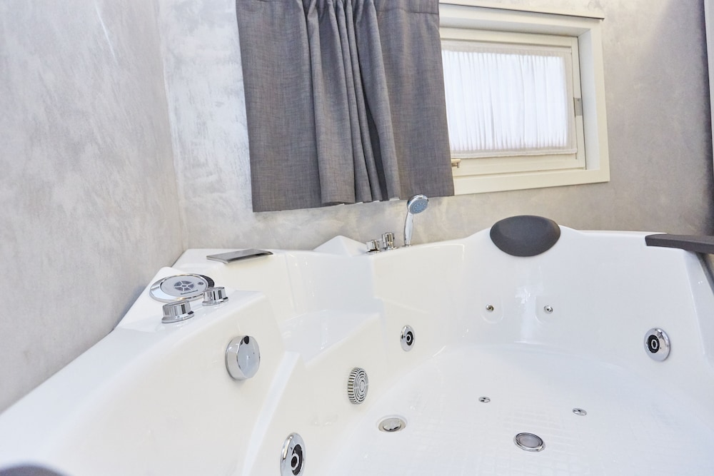 Honeymoon Double Room photo 2