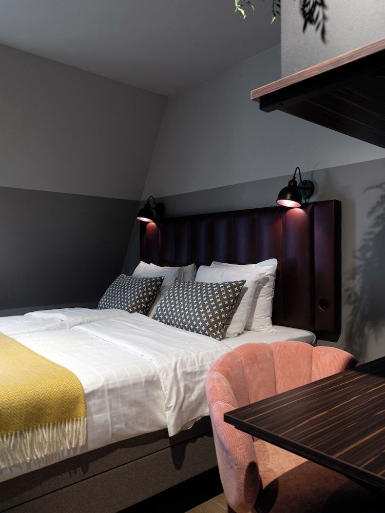 Double Room (Small) - Photo 1