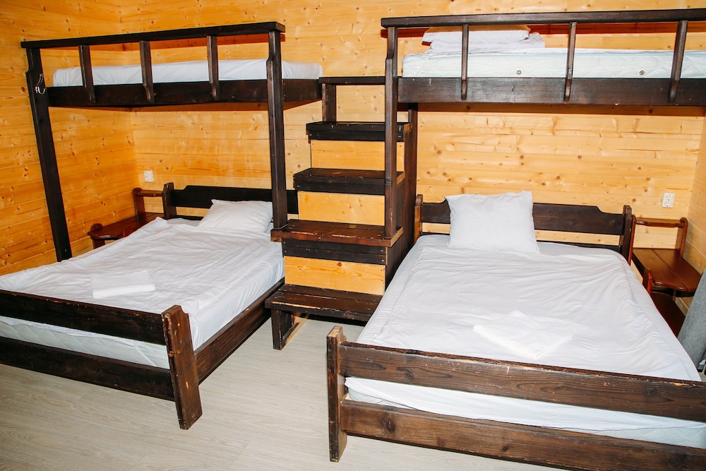 Economy Quadruple Room photo 2