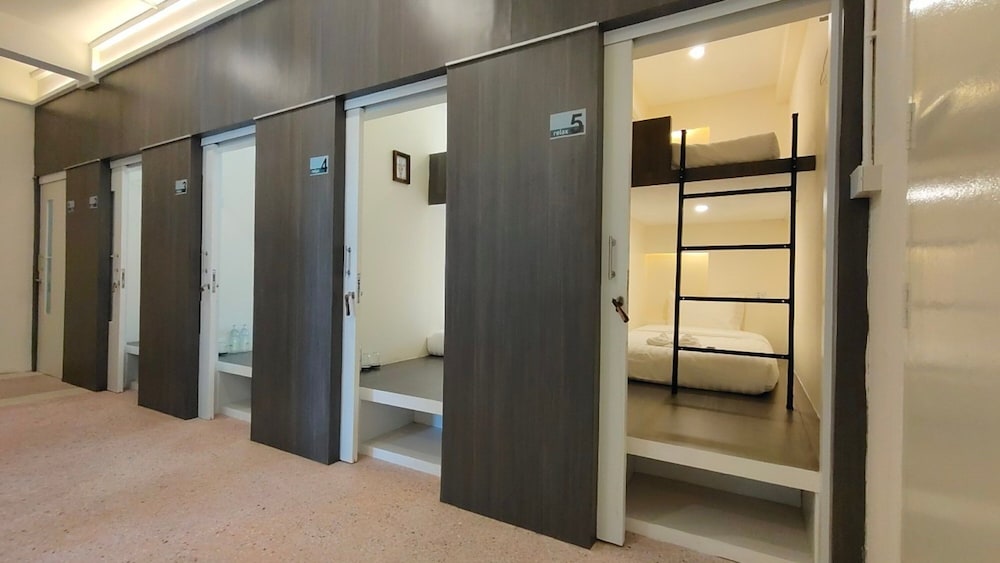 Basic Twin Room, 2 Twin Beds - Photo 5