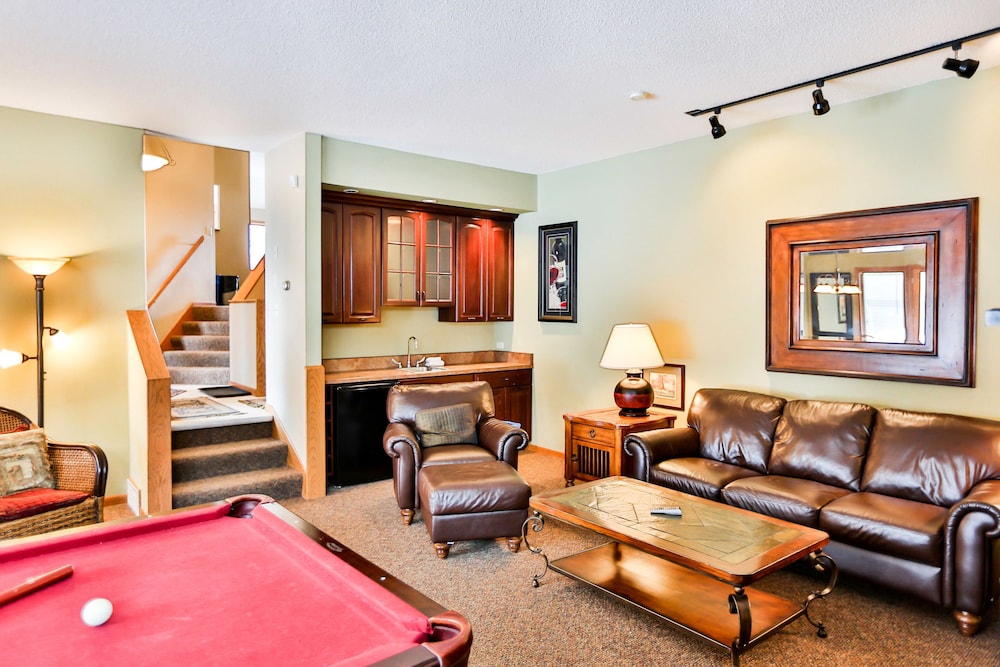 5 Bdrm 8th Fairway Townhome