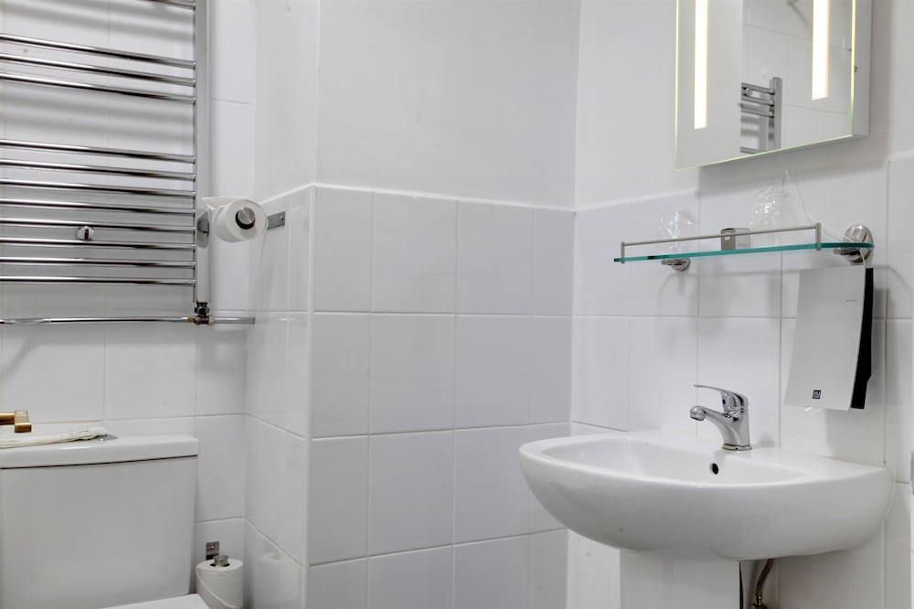 Standard Room, Multiple Beds, Non Smoking photo 1