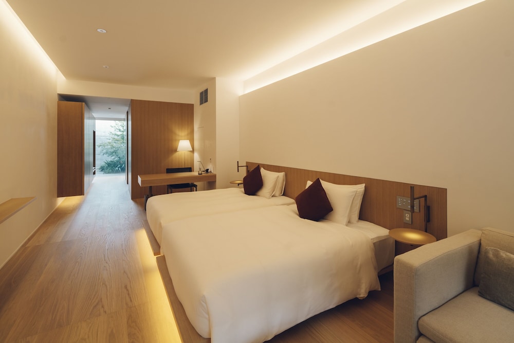 Premier Twin Room, Balcony, Garden View