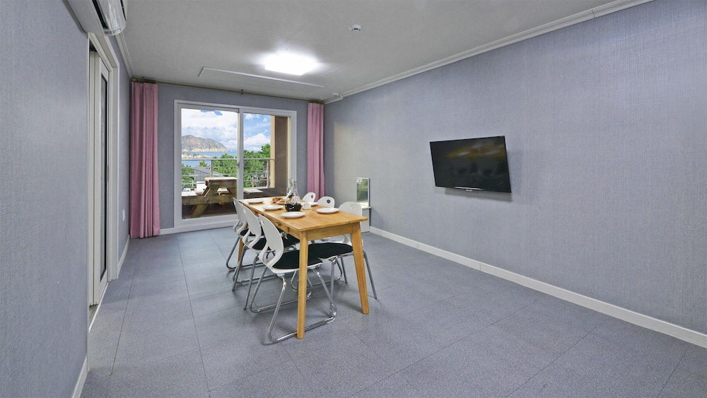 Basic Room, 1 Bedroom (305) - Photo 6