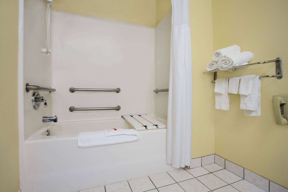 Room, 1 Queen Bed, Accessible, Non Smoking - Photo 3