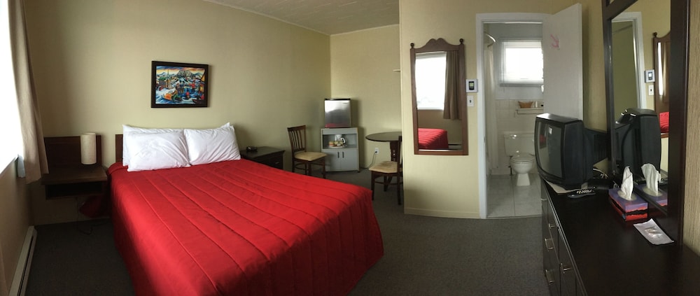 Standard Room, 1 Queen Bed photo 3