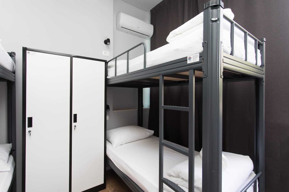 Shared Dormitory, Mixed Dorm
