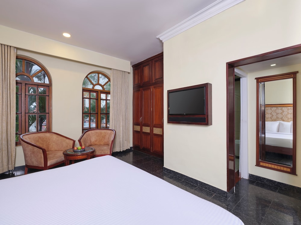 Lake View Premier Room with Balcony - Photo 1