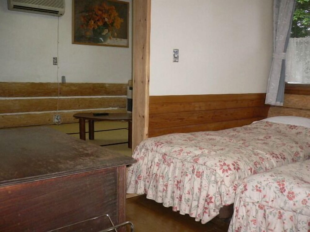 Japanese Western Style Room with Japanese Futon photo 2