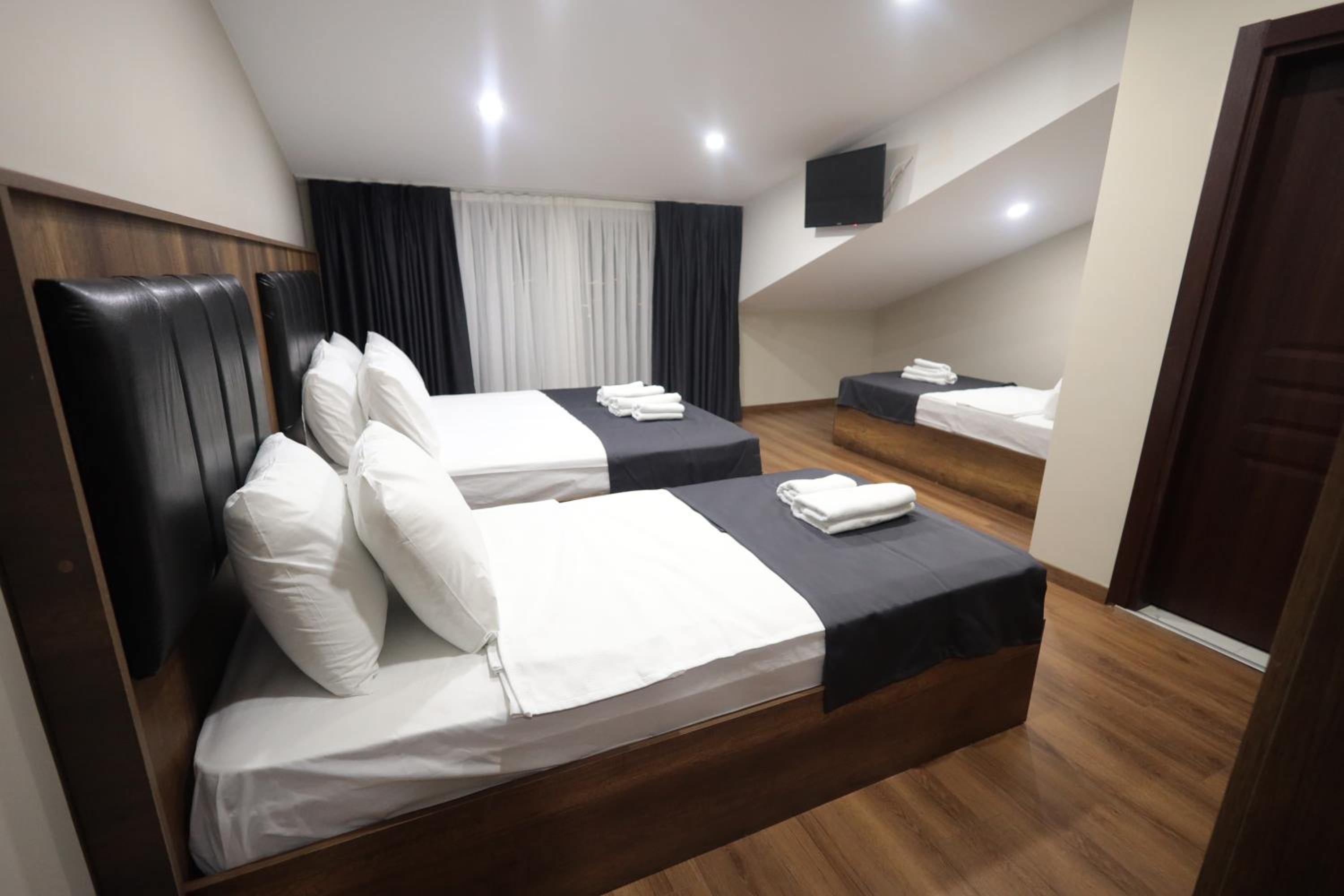 Deluxe Quadruple Room photo 2