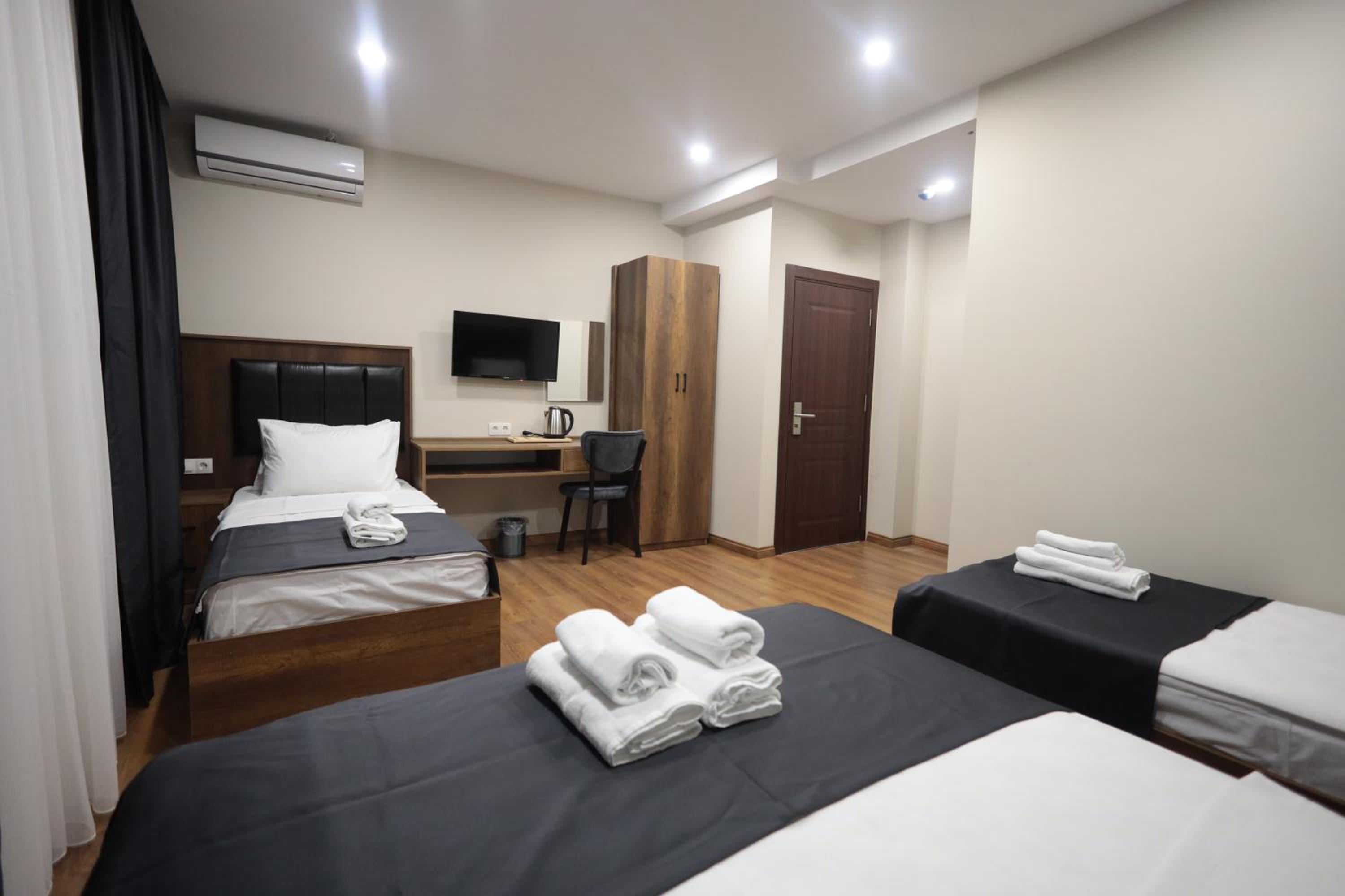Deluxe Quadruple Room photo 3