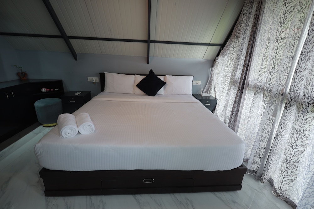 Family Suite, 2 Bedrooms, Bathtub, Mountain View photo 2