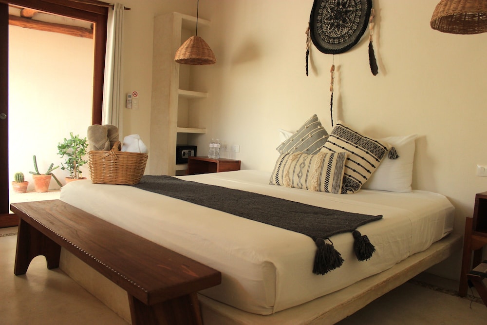 Junior Suite, Pool View