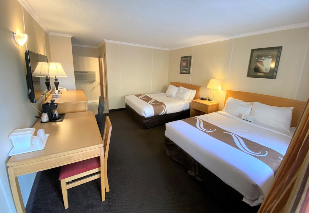 Exterior Room, 2 Queen Beds, Non Smoking - Photo 1