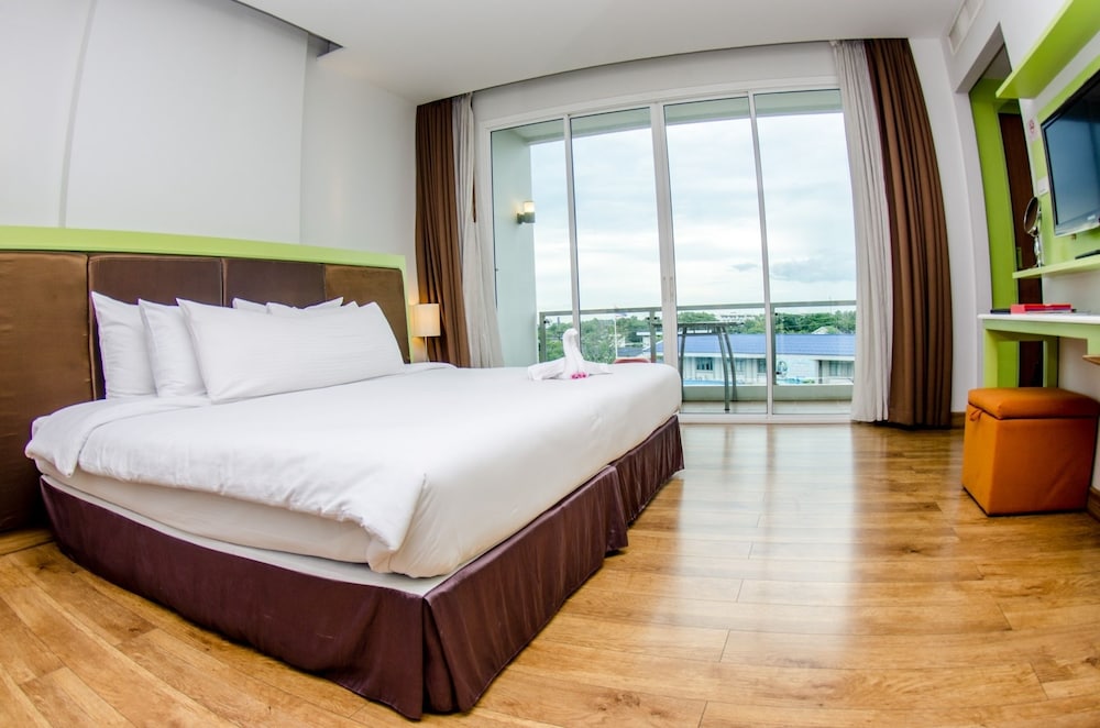 Deluxe Room - Photo 12