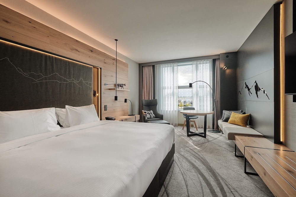 Superior Room, 1 King Bed