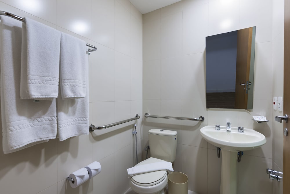 Standard Twin Room, 2 Twin Beds - Photo 4
