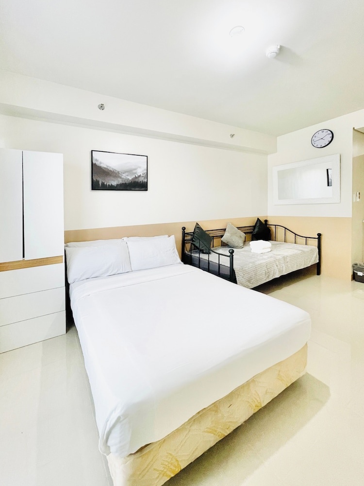 Studio, 1 Bedroom, Balcony, City View photo 1