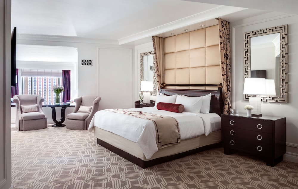 Prestige Club Lounge Premium King Suite - Photo 3
