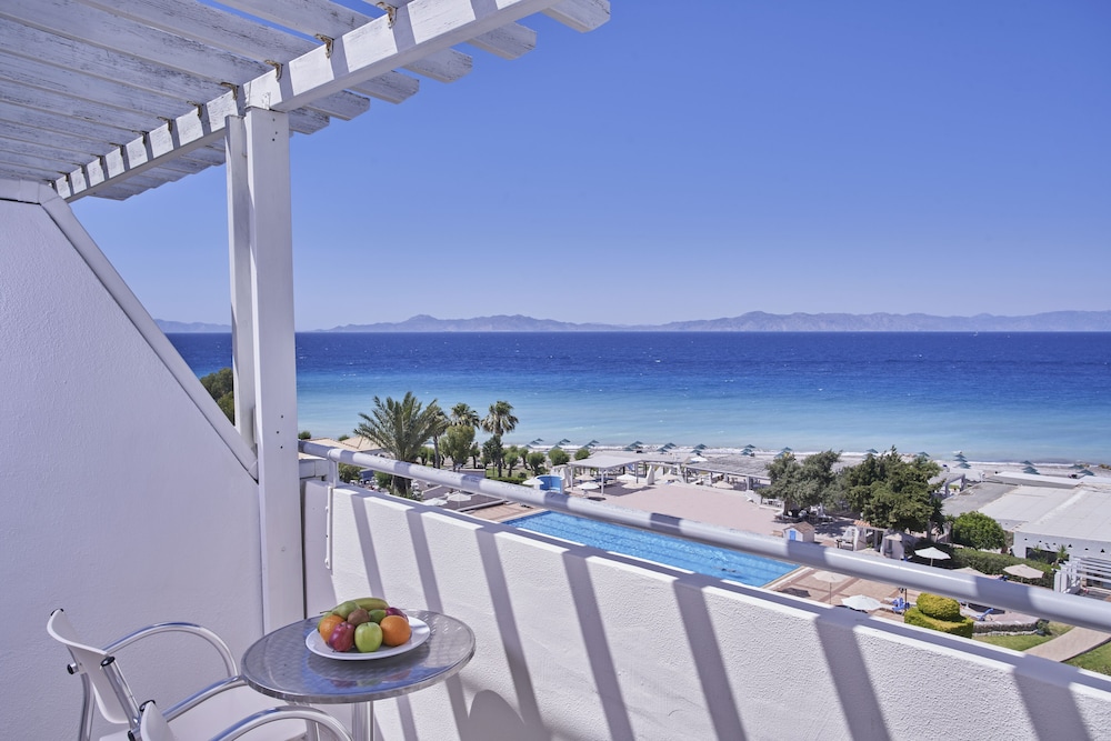 Family Room, 2 Bedrooms, Sea View photo 2