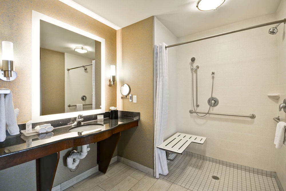 Suite, 2 Queen Beds, Accessible (Mobility & Hearing, Roll-in Shower)