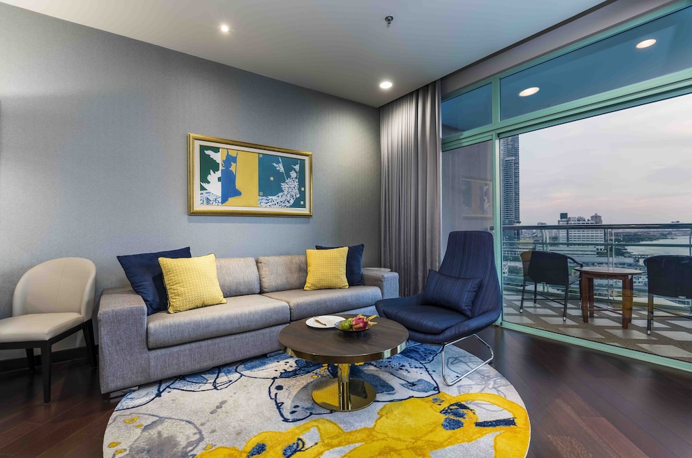 One Bedroom Suite King River View