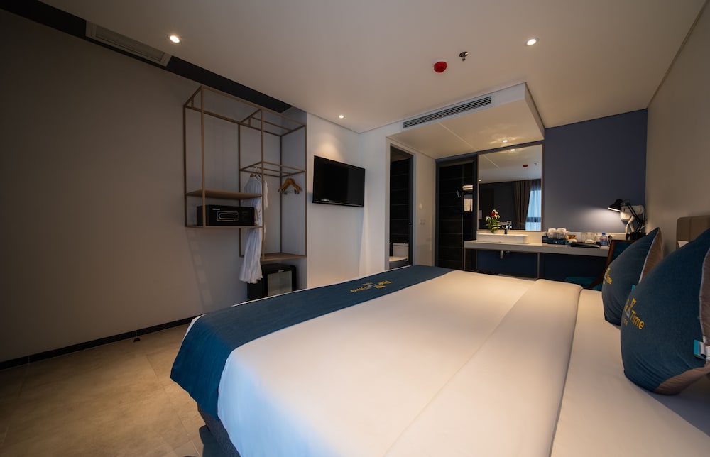 Deluxe Double or Twin Room, 1 Bedroom, City View - Photo 10